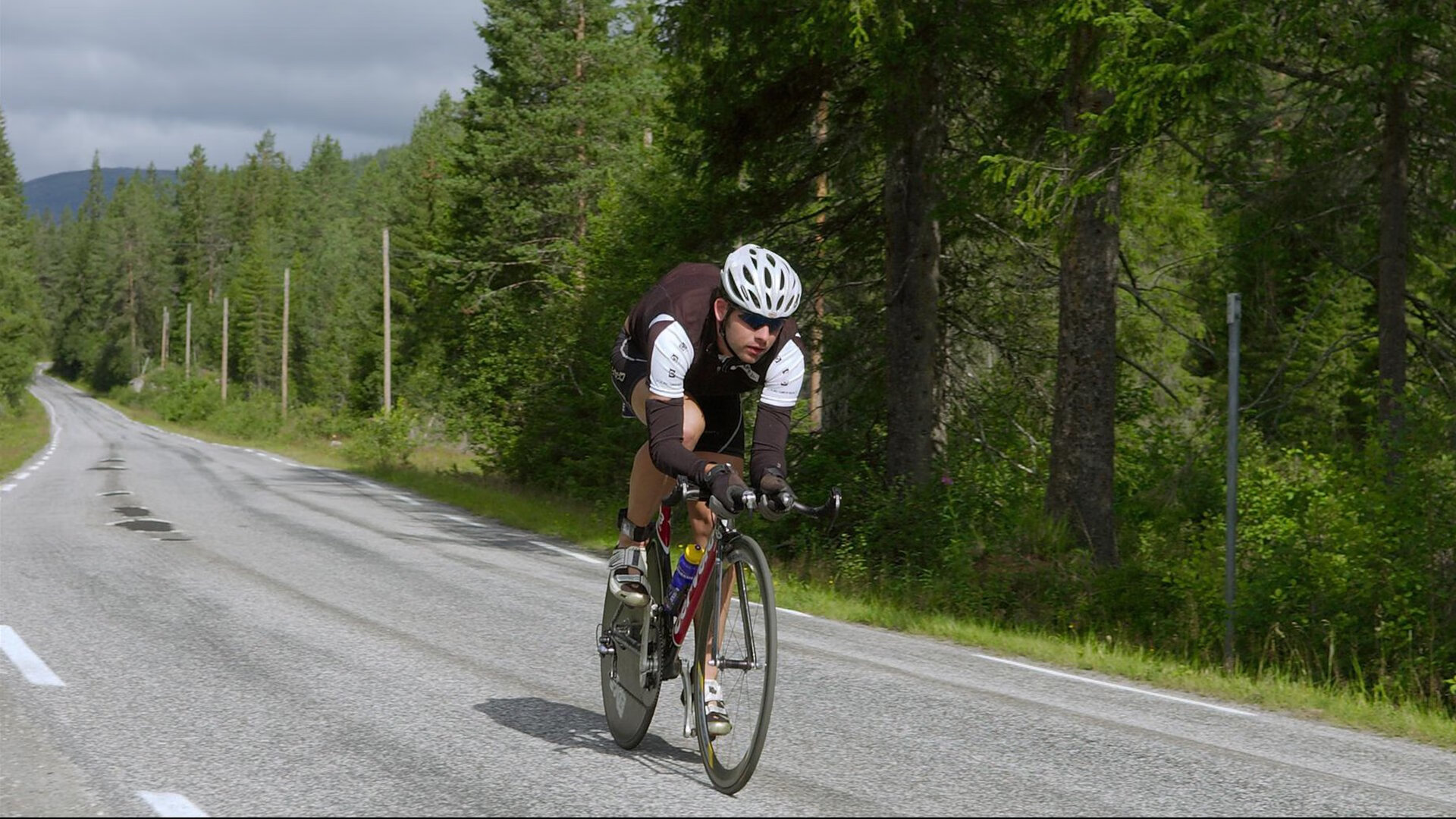 乒乓球赛场焦点！葡萄牙队对阵比利时队，主力缺阵，替补球员挺身而出